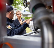 Prie&scaron;gaisrinės apsaugos ir gelbėjimo departamentas pristatė 20 naujų vidutinės klasės automobilinių cisternų.