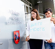 Prie Vilniaus rajono savivaldybės - piketas dėl mažinamų kompensacijų už privačius darželius.