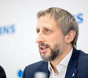 Spaudos konferencija apie saulės energijos potencialą pastatų stogams