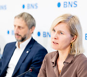 Spaudos konferencija apie saulės energijos potencialą pastatų stogams