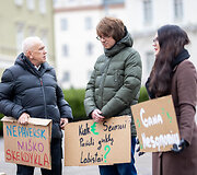 Prie prezidentūros vyko žaliųjų partijos demonstracija dėl naktinių taikiklių