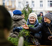 Valstybinių mi&scaron;kų urėdijos mi&scaron;kininkų organizuojama nemokamų eglės &scaron;akų dalijimo akcija