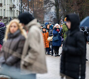 Valstybinių mi&scaron;kų urėdijos mi&scaron;kininkų organizuojama nemokamų eglės &scaron;akų dalijimo akcija