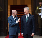Charles'is Michelis, Gitanas Nausėda