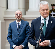 Charles'is Michelis, Gitanas Nausėda