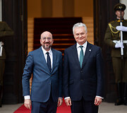 Charles'is Michelis, Gitanas Nausėda
