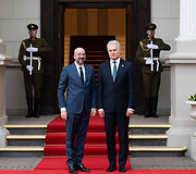 Charles'is Michelis, Gitanas Nausėda
