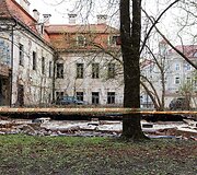 Nugriuvo dalis tvoros &scaron;alia Vilniaus Kirdiejų rūmų
