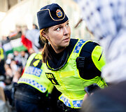 Likus valandai iki &bdquo;Eurovizijos&ldquo; finalo prie Malmės arenos policija sulaikė kelias de&scaron;imtis Palestinos rėmėjų