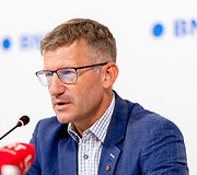 Giedrius Surplys, Mantas Vara&scaron;ka
