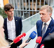 Ignas Vėgėlė, Ramūnas Karbauskis