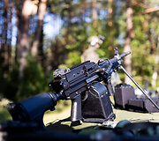 Valstybės sienos apsaugos tarnybos gaunamos ginkluotės &ndash; kulkosvaidžių FN MINIMI ir automatinių ginklų G-36 pristatymąs