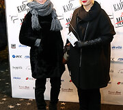 Jovita Valeikaitė (de&scaron;inėje)
