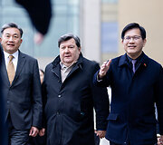 Emanuelis Zingeris, Lin Chia-lungas
