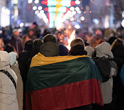 Lietuvos valstybės atkūrimo dienai paminėti simbolinių laužų ceremonija
