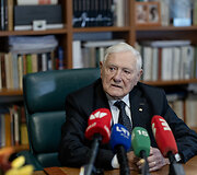 Valdas Adamkus