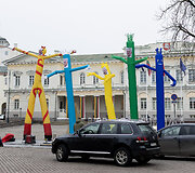 Instaliacija &ndash; bestuburių oro žmogeliukų parkas
