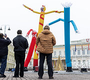 Instaliacija &ndash; bestuburių oro žmogeliukų parkas