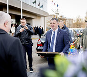 Automobilių ir kitų pagalbos priemonių perdavimas Ukrainai