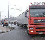 Krovininio mikroautobuso ir vilkiko avarija Savanorių pr., Vilniuje