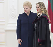 Dalia Grybauskaitė ir Aistė Račkauskaitė-Burneikienė