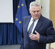 Pirmosios Vyriausybės nariai