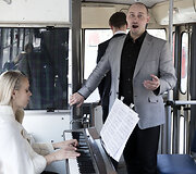 Akcijos &bdquo;Opera troleibuse&ldquo; akimirka