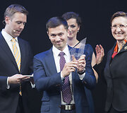 Apdovanojimų akimirka