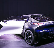 &bdquo;Peugeot&ldquo; stendas Frankfurto automobilių parodoje