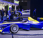 &bdquo;Renault&ldquo; stendas Frankfurto automobilių parodoje