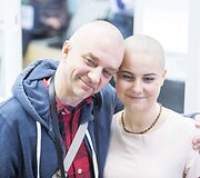 	Dėl sergančių vaikų Andrius Tapinas ir Ieva Krivickaitė nusiskuto galvas plikai 
