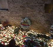 Minia vilniečių atėjo pagerbti Paryžiaus teroro atakų aukų