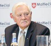 Valdas Adamkus