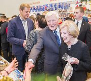 Valdas ir Alma Adamkai Kalėdų mugėje