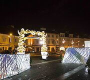 Interaktyvusis labirintas-eglutė Rotu&scaron;ės aik&scaron;tėje