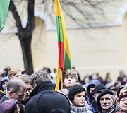 Vasario 16-osios minėjimas prie Signatarų namų Vilniuje