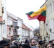 Vasario 16-osios minėjimas prie Signatarų namų Vilniuje
