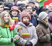 Vasario 16-osios minėjimas prie Signatarų namų Vilniuje
