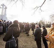 Kryžiaus Kelio procesija i&scaron; Vilniaus Arkikatedros į Trijų kryžių kalną