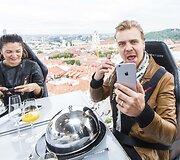 &bdquo;Dinner in the Sky&ldquo; Vilniuje akimirka