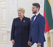 Apdovanojimų akimirka