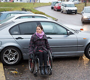 Sekmadienį balsavusiems neįgaliesiems teko įveikti tikrą kliūčių ruožą