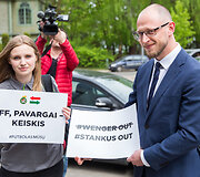  Futbolo sirgaliai surengė protesto akciją prie&scaron; Lietuvos futbolo federacijos konferenciją