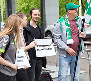  Futbolo sirgaliai surengė protesto akciją prie&scaron; Lietuvos futbolo federacijos konferenciją