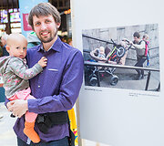 Fotografijų konkurso #Lietuvi&scaron;kiTėčiai II vietos laimėtojas Rytis Luko&scaron;evičius su dukrele