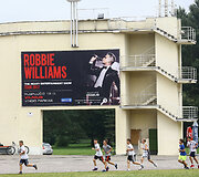 Pasiruo&scaron;imo darbai prie&scaron; Robbie Williamso koncertą Vingio parke