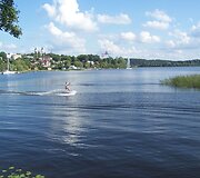 Pramogos ant vandens