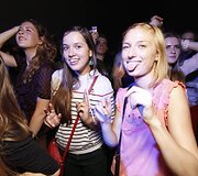 Akimirka i&scaron; Amy Winehouse gimtadieniui skirto koncerto