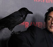 Johnas Cusackas ir varnas Suge