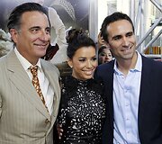 Aktoriai (i&scaron; kairės) Andy Garcia, Eva Longoria ir Nestoras Carbonellis
